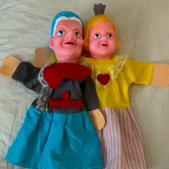 1970's vintage hand puppet theatre dolls. Two vintage hand puppets. - Picture 2 of 3